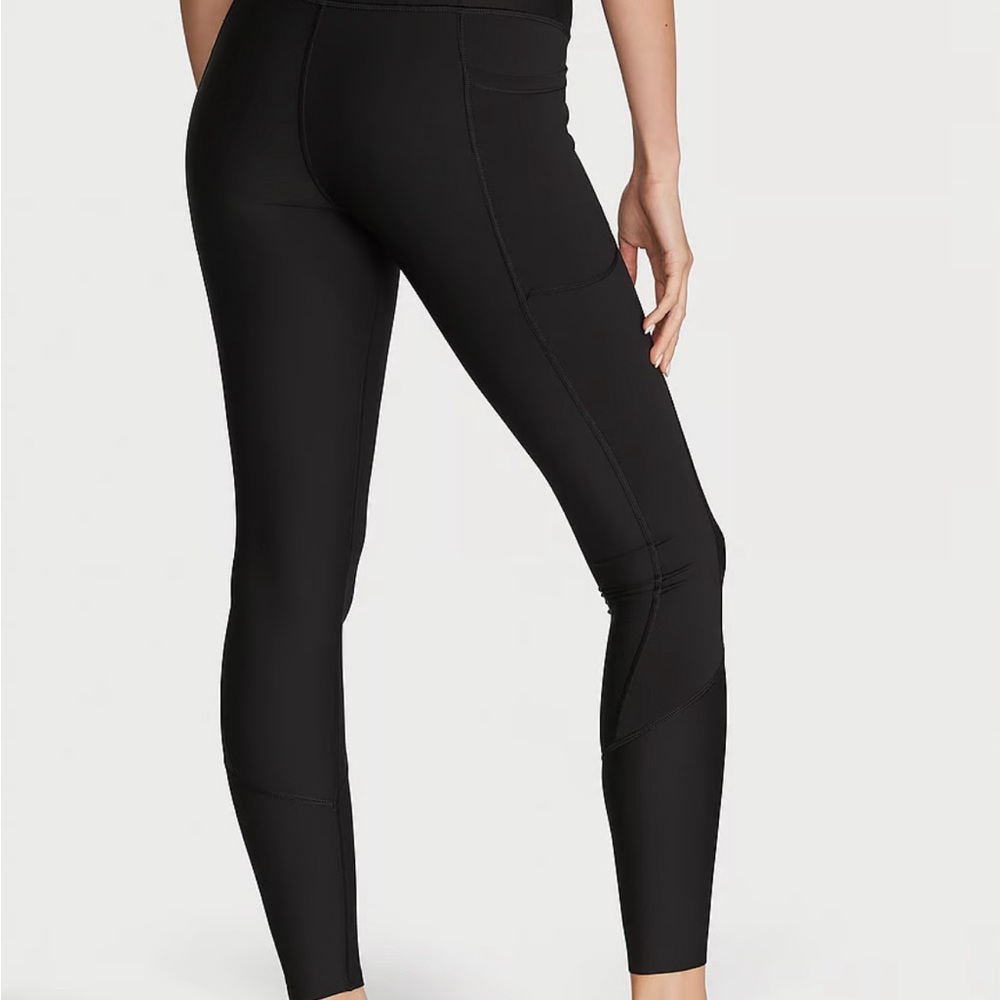 VS KNOCKOUT CROP LEGGING NEW WITH TAGS